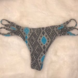 Acacia Thai Maui bottoms size small